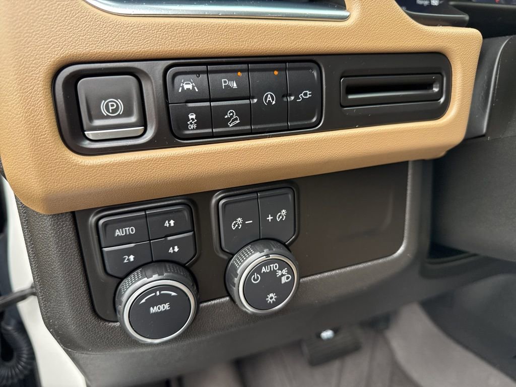 Used 2022 Chevrolet Tahoe Premier AWD/4WD image 20