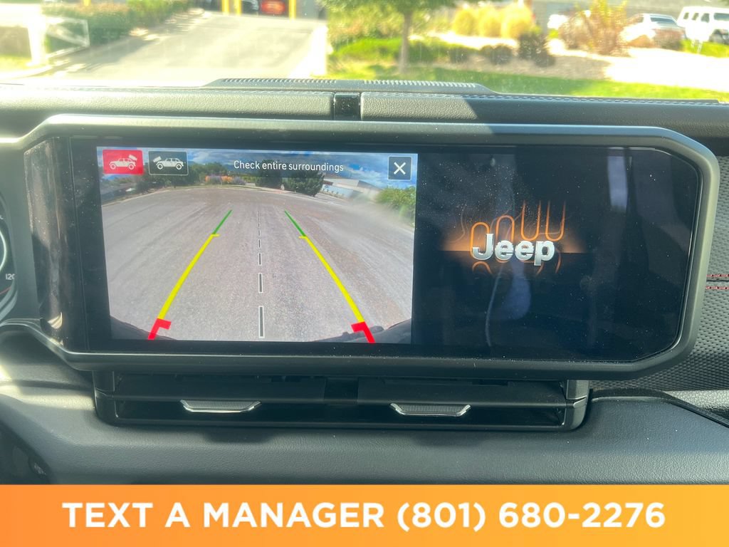 Used 2024 Jeep Wrangler Unlimited Rubicon AWD/4WD image 23