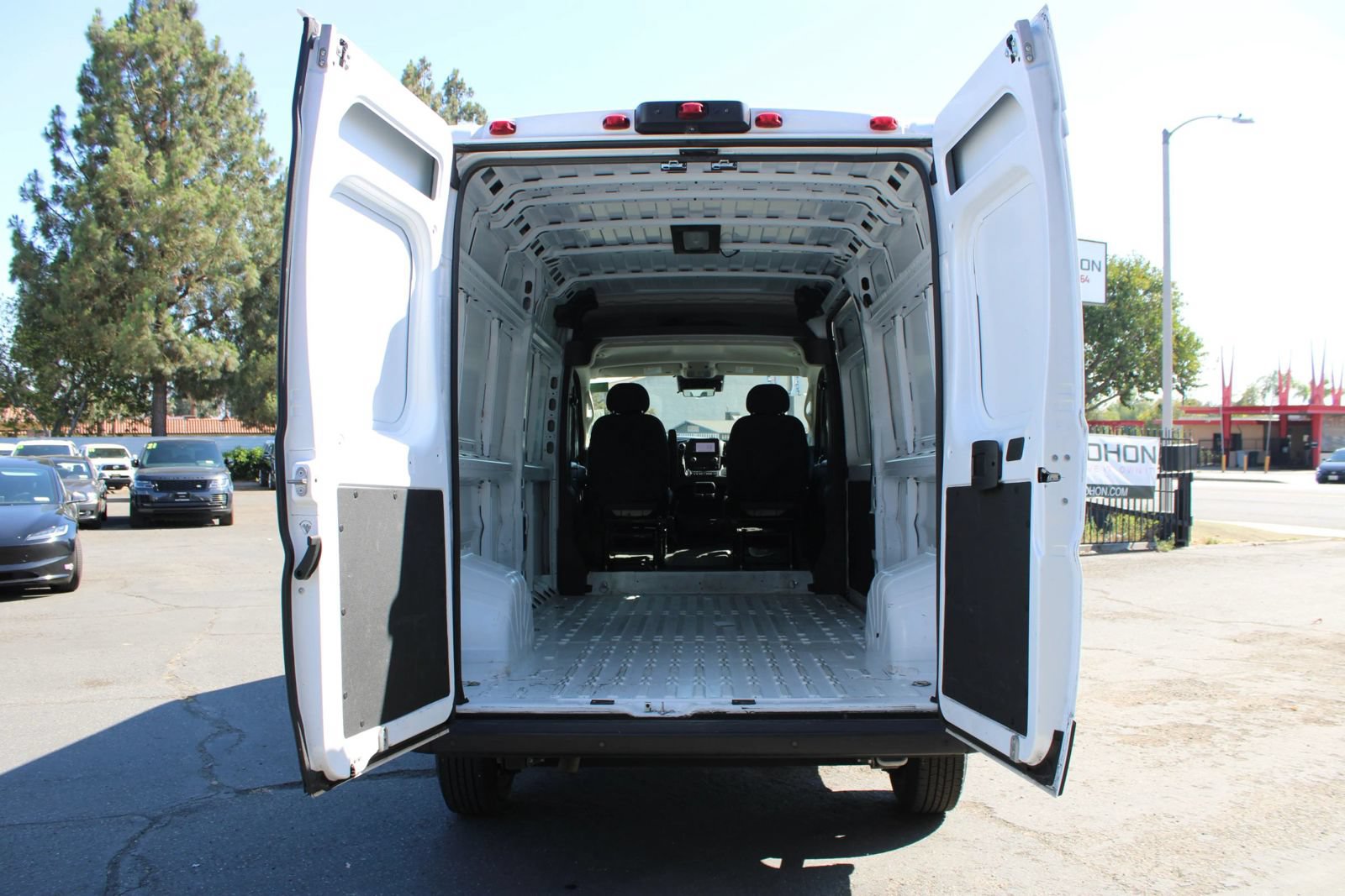 Used 2024 RAM ProMaster 2500 w/ Safety Group FWD image 34