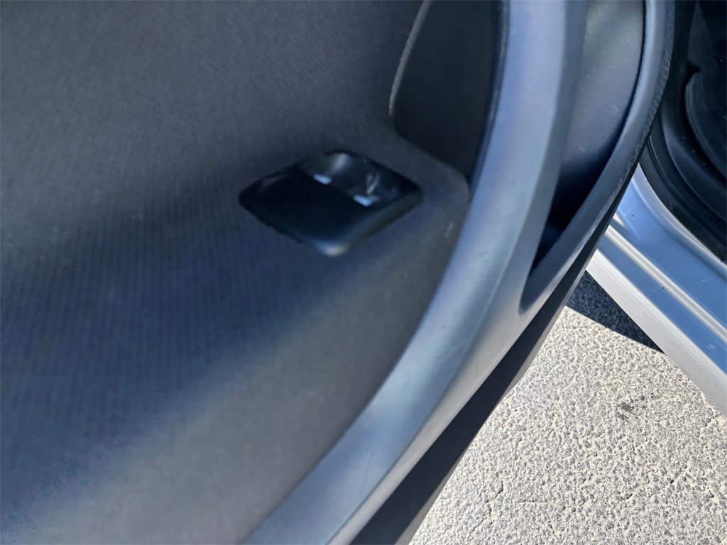 Used 2016 smart fortwo pure image 23