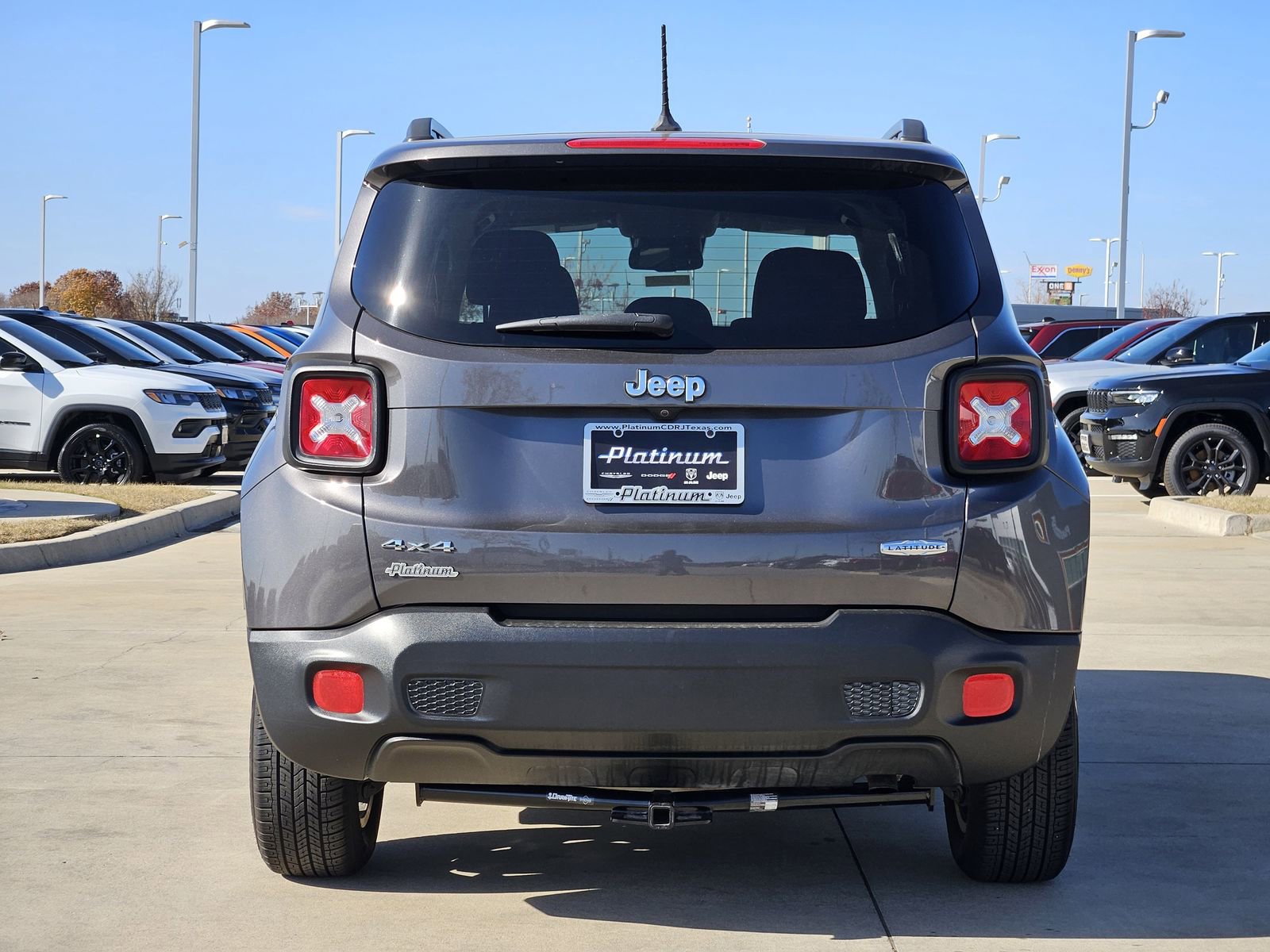 Used 2017 Jeep Renegade Latitude w/ Safety & Security Group (ALP) image 9