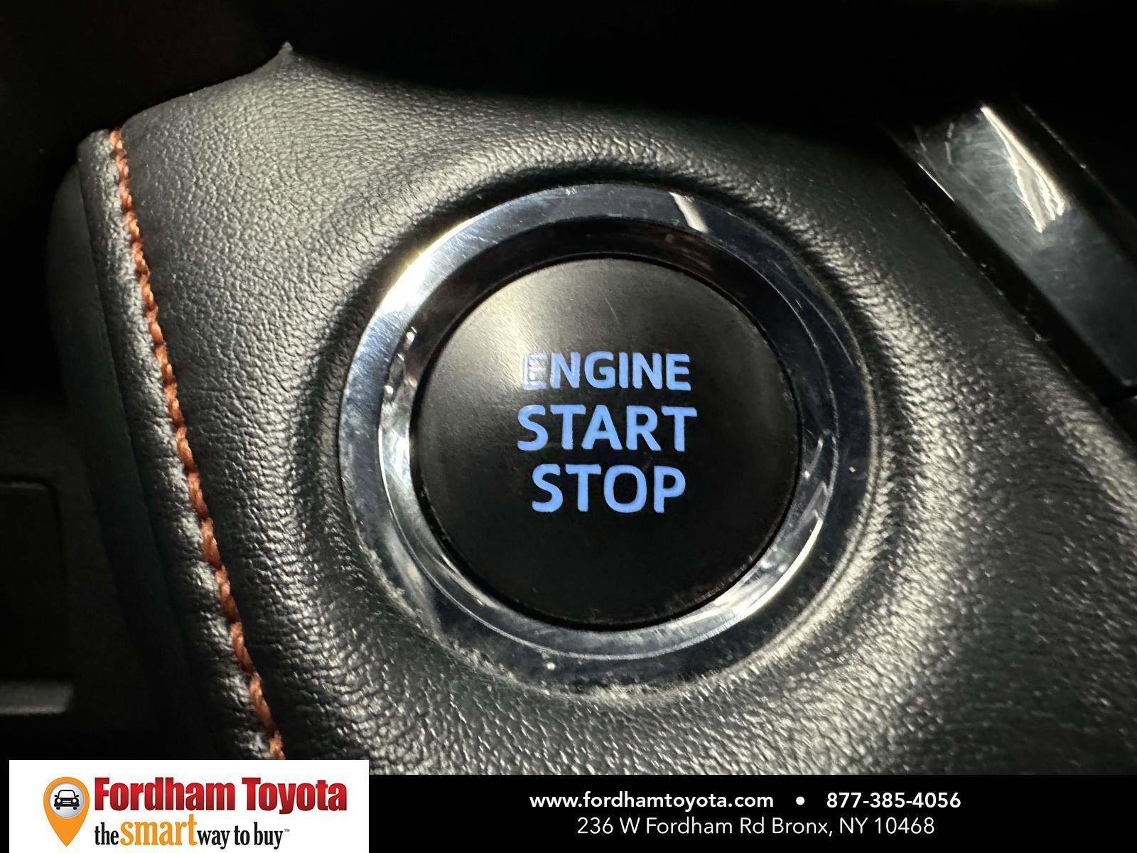 Used 2018 Toyota RAV4 SE w/ Power Extra Value Package image 21