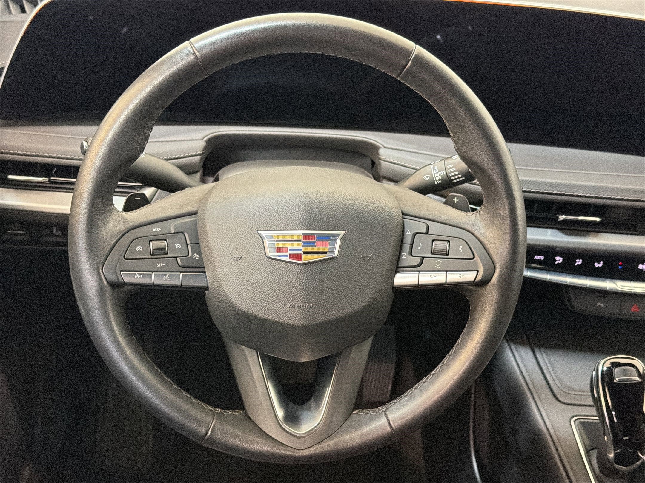 Used 2025 Cadillac XT4 Premium Luxury FWD image 16
