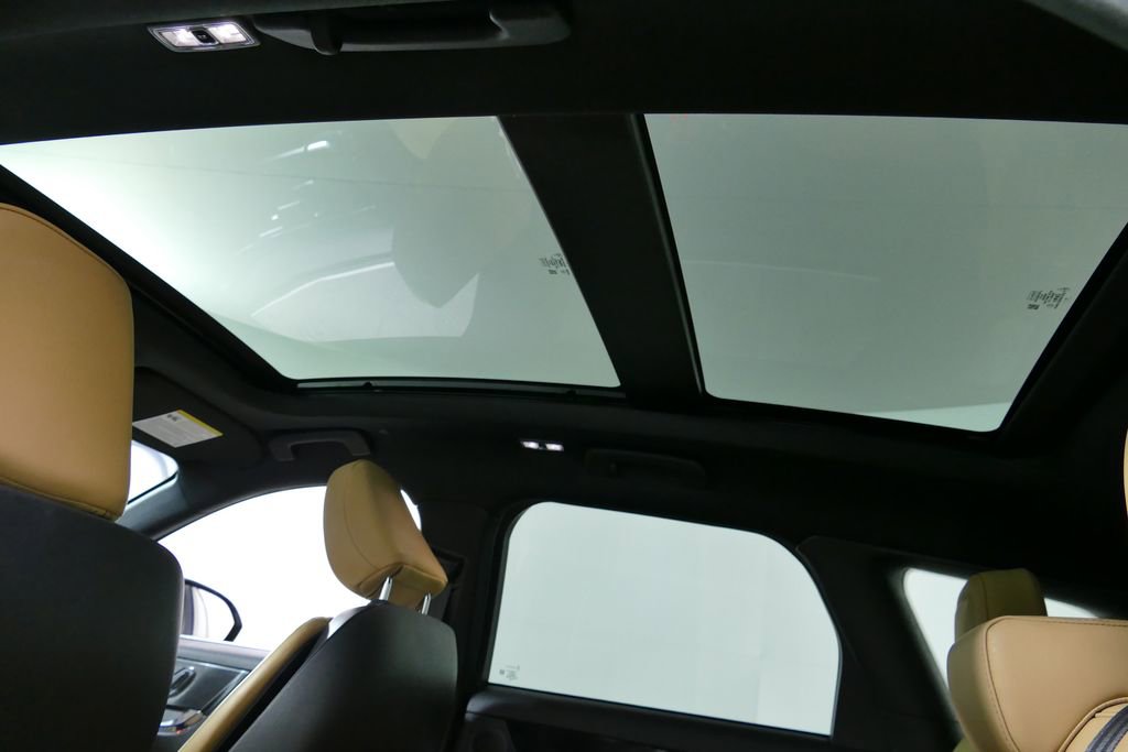 Used 2023 Lincoln Corsair Reserve w/ Equipment Group 201A image 5