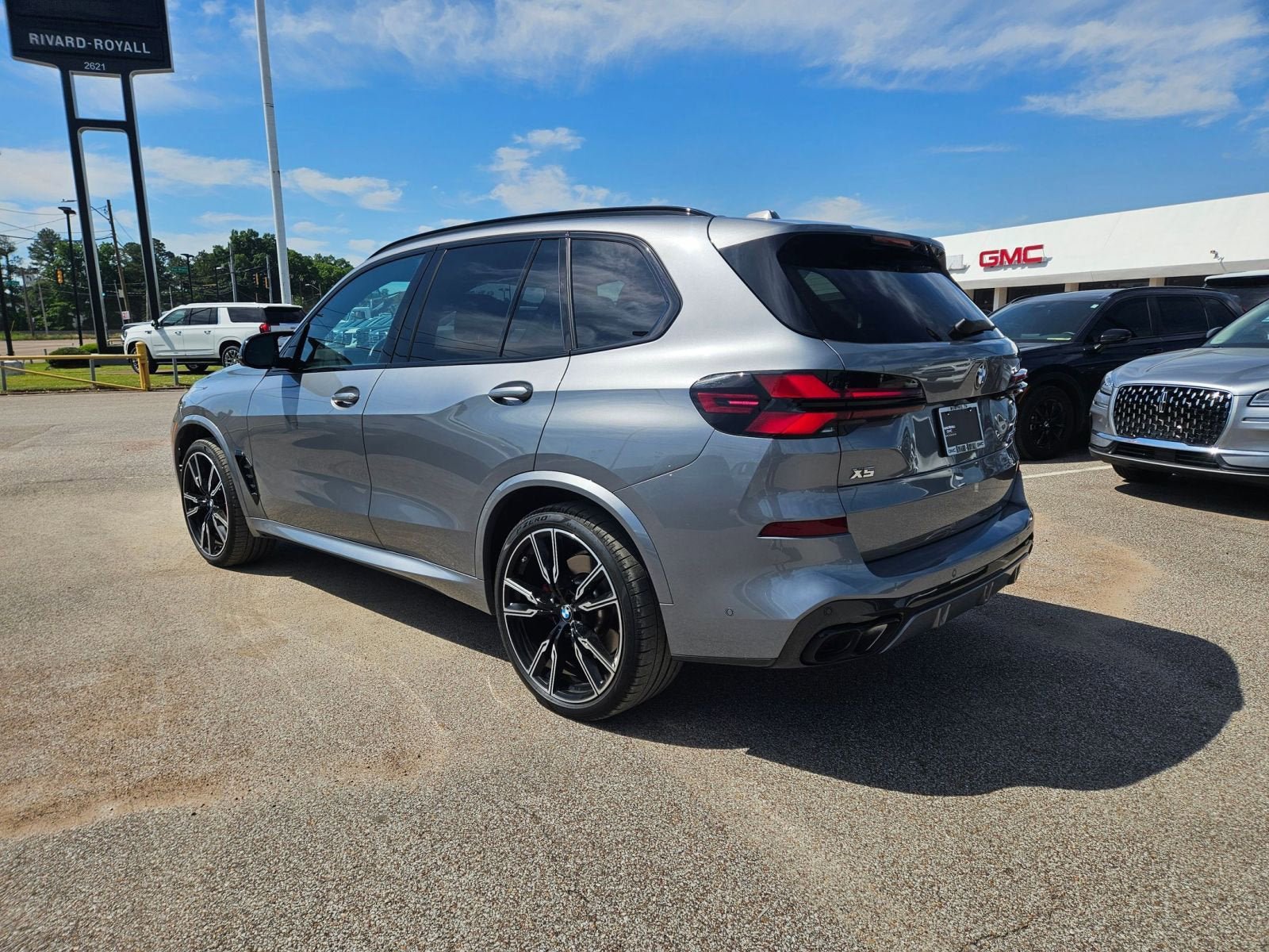 Used 2025 BMW X5 M60i w/ Climate Comfort Package AWD/4WD image 3