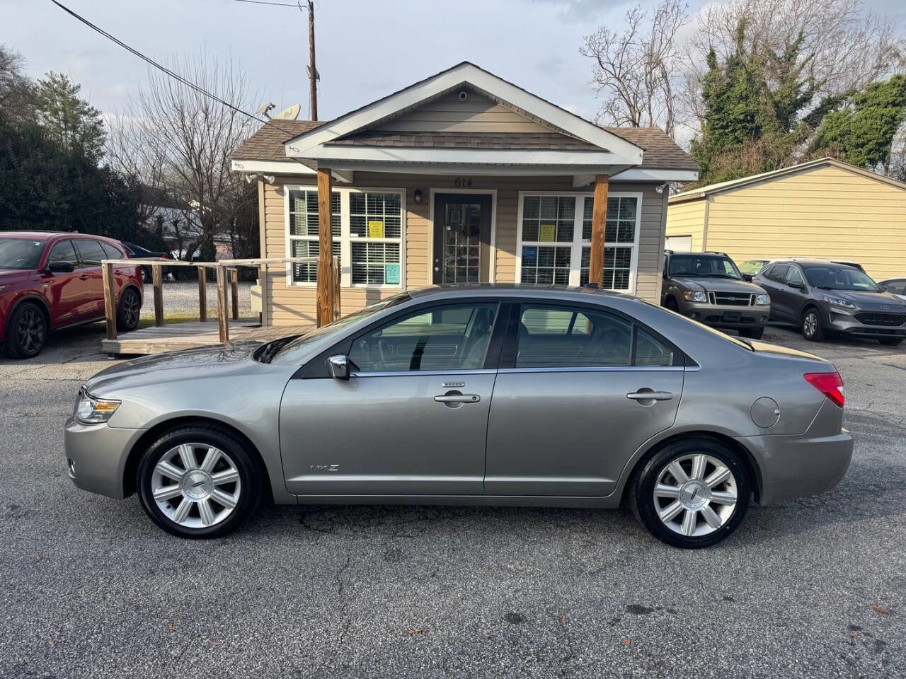 Used 2008 Lincoln MKZ image 2