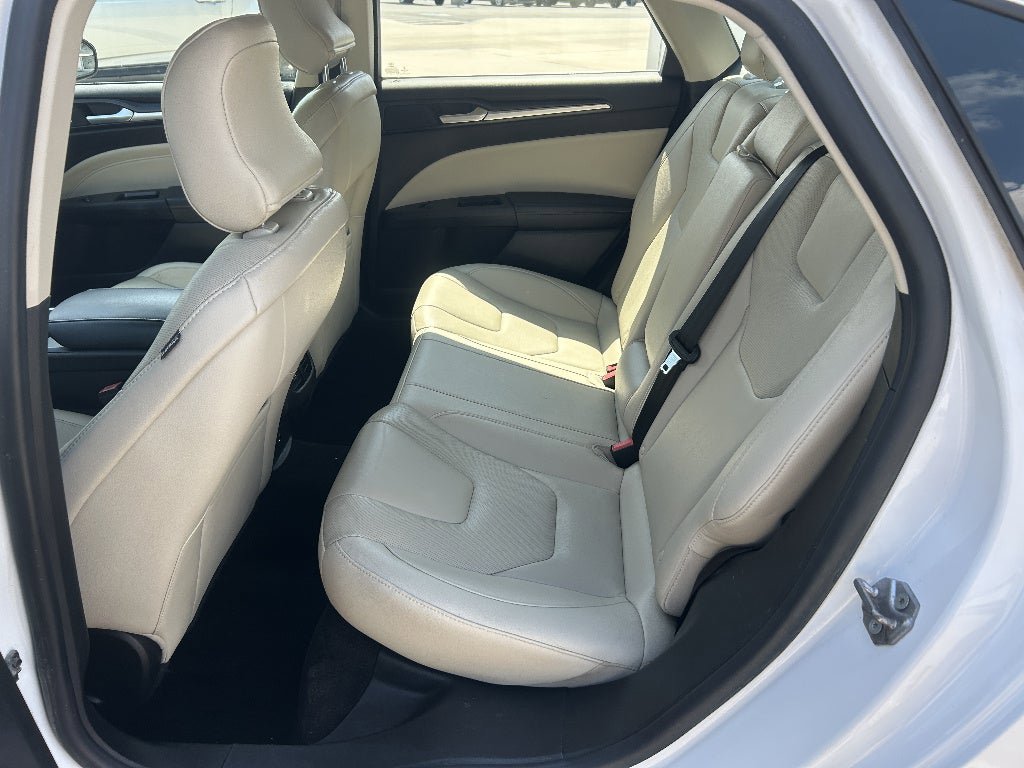 Used 2018 Ford Fusion Titanium image 16