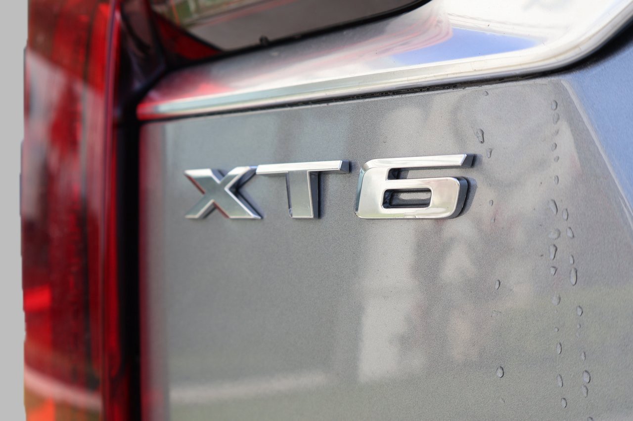 New 2025 Cadillac XT6 Luxury image 10