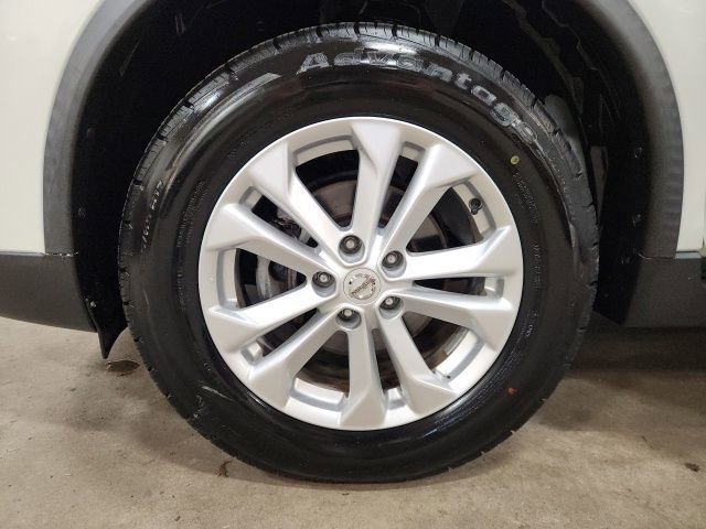 Used 2016 Nissan Rogue SV AWD/4WD image 11