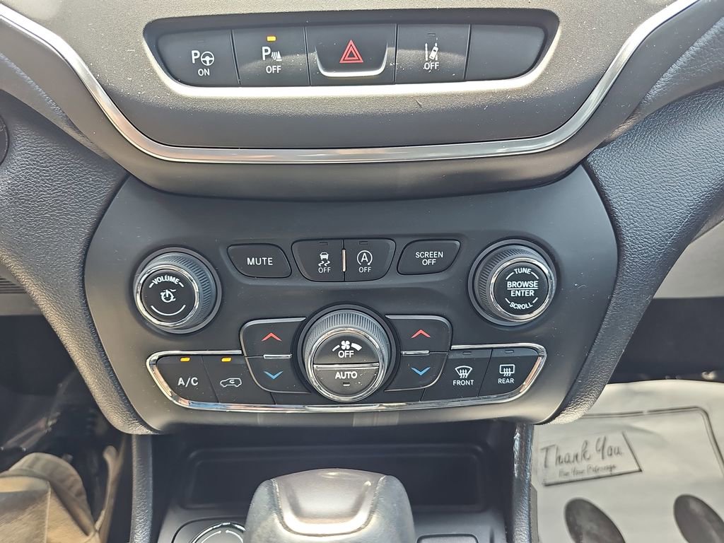 Used 2023 Jeep Cherokee Altitude Lux AWD/4WD image 24