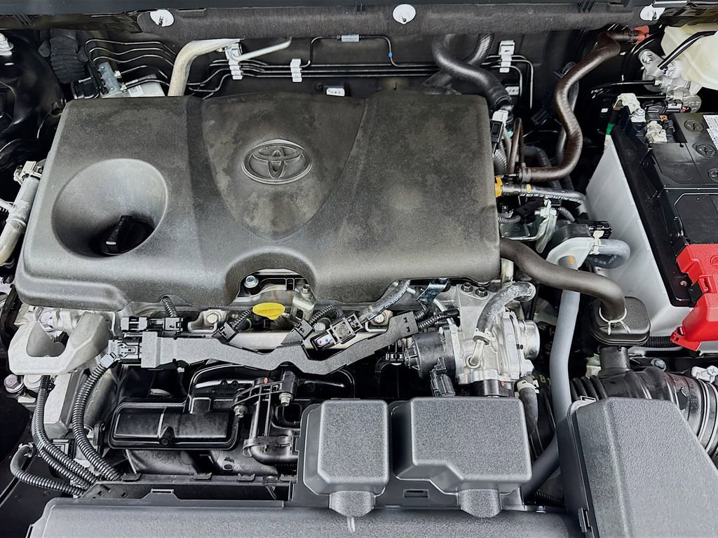 Used 2025 Toyota RAV4 XLE FWD image 37