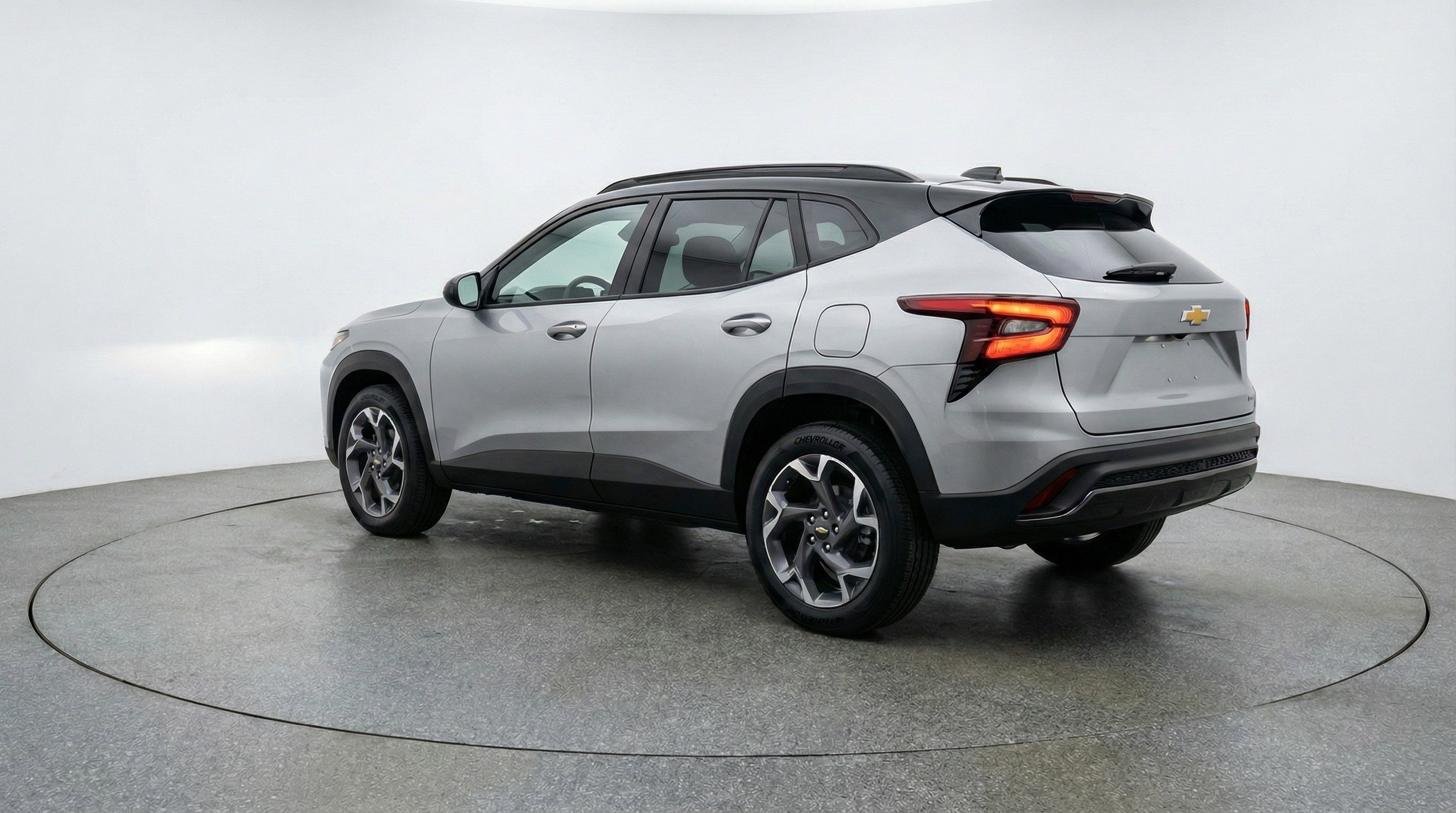 Used 2025 Chevrolet Trax LT w/ LT Convenience Package FWD image 6