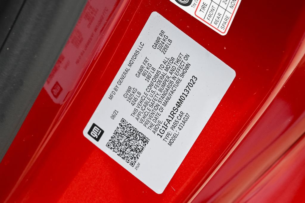 Used 2021 Chevrolet Camaro LT RWD image 12