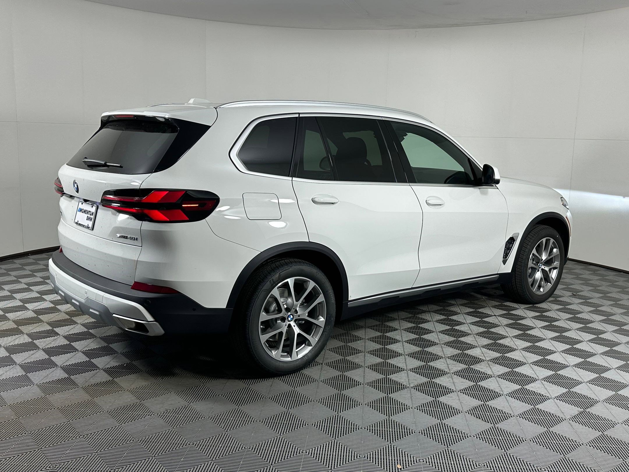 Used 2026 BMW X5 sDrive40i image 7