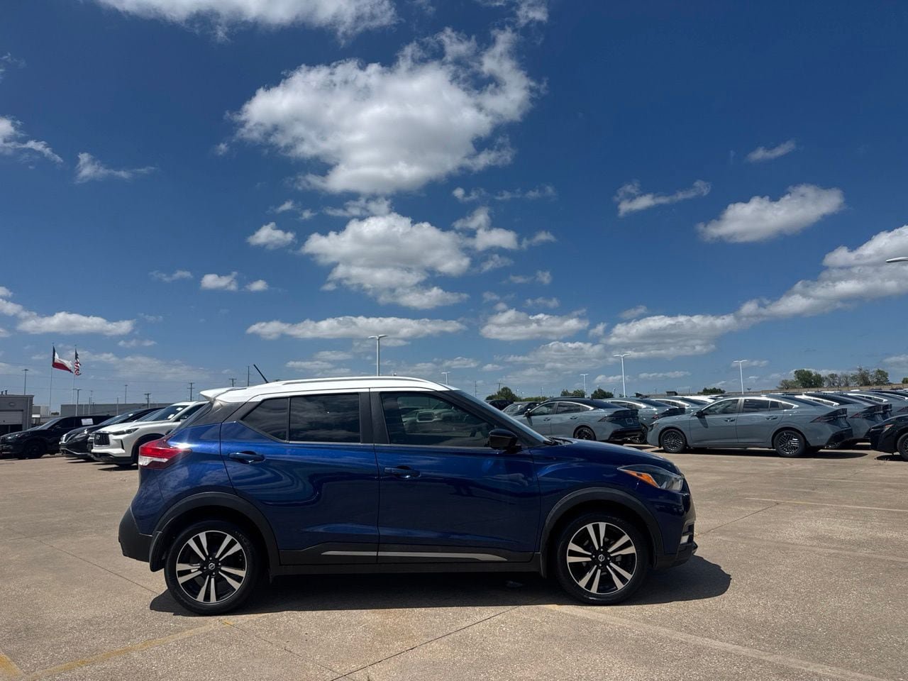 Certified 2019 Nissan Kicks SR w/ SR Premium Package FWD image 24