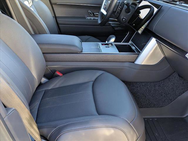 New 2025 Land Rover Range Rover SE image 18
