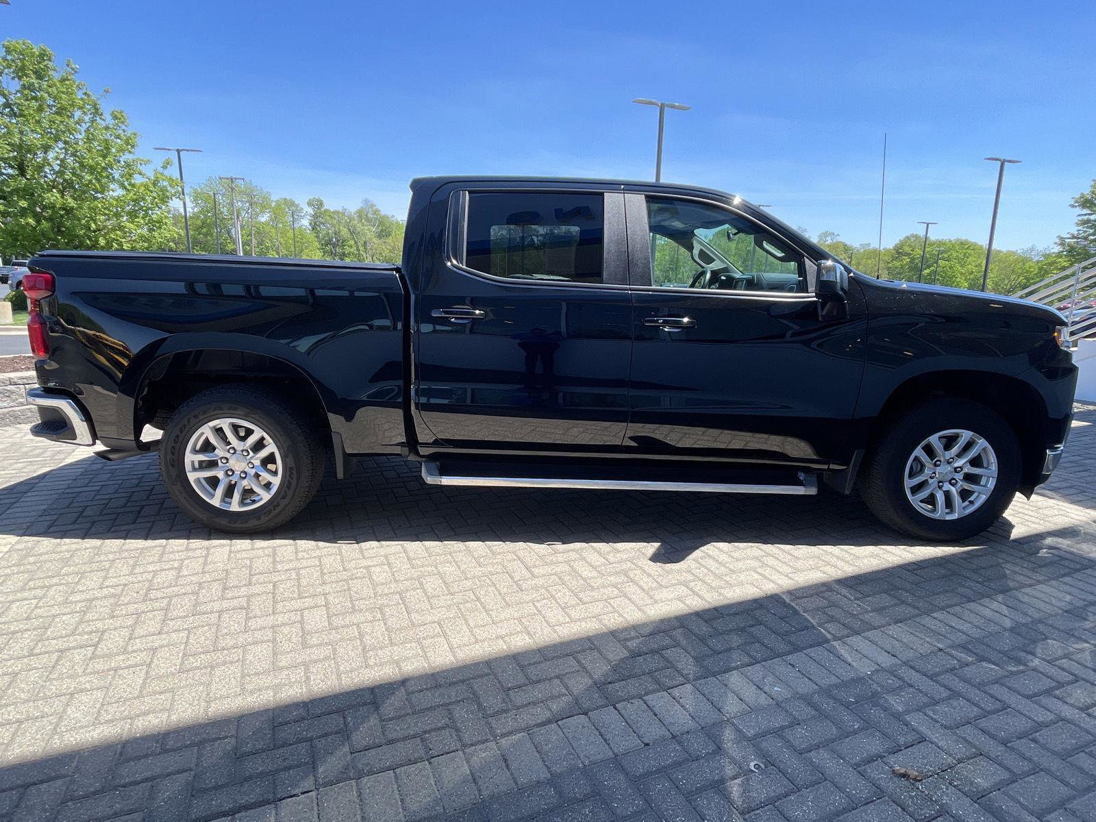 Used 2020 Chevrolet Silverado 1500 LT w/ All-Star Edition AWD/4WD image 6