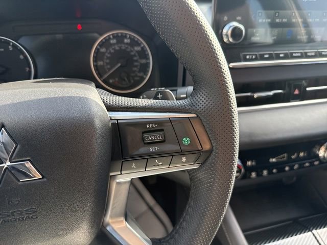 Used 2024 Mitsubishi Outlander SE Black Edition image 22