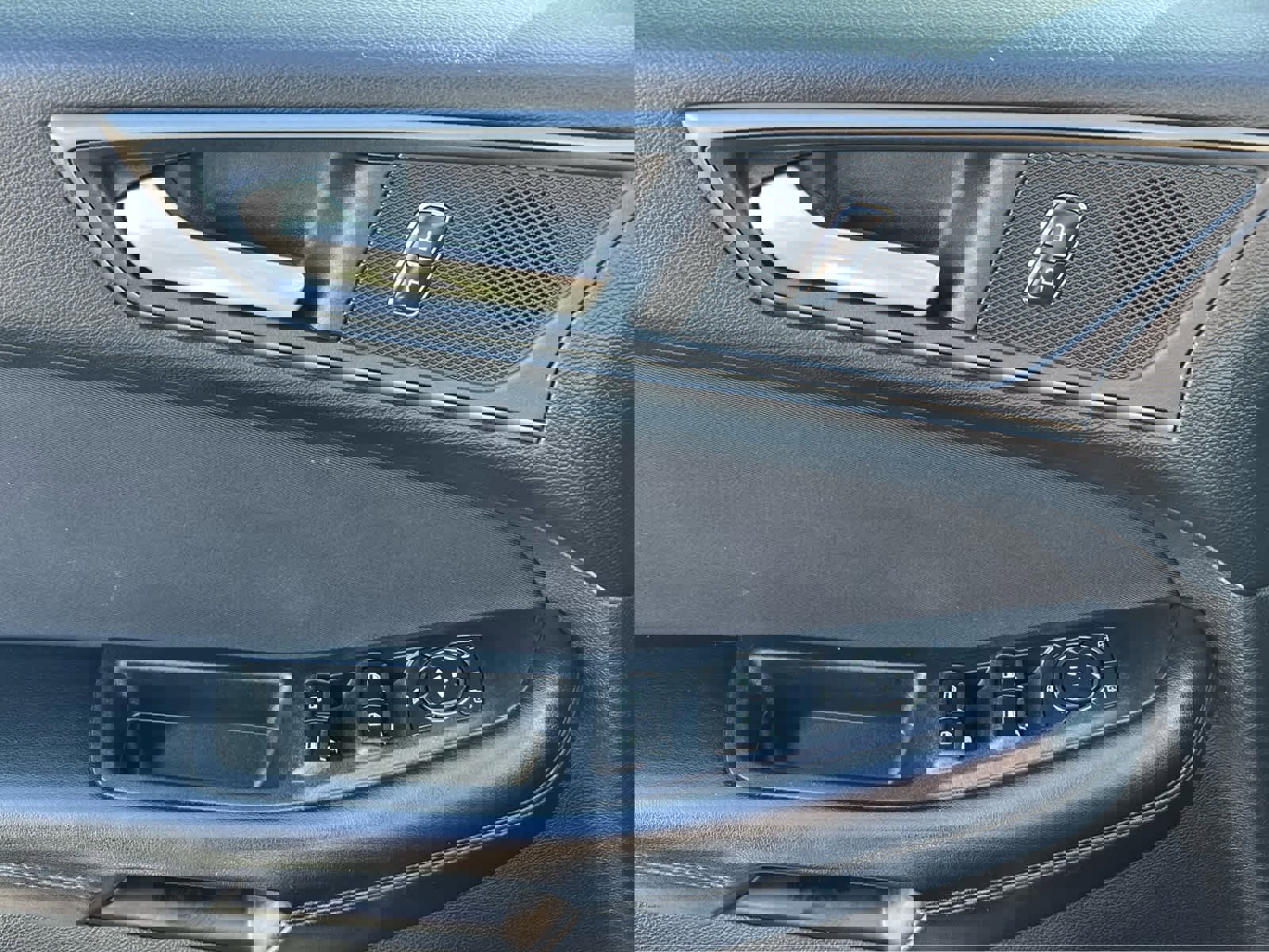 Used 2017 Ford Edge SE image 30