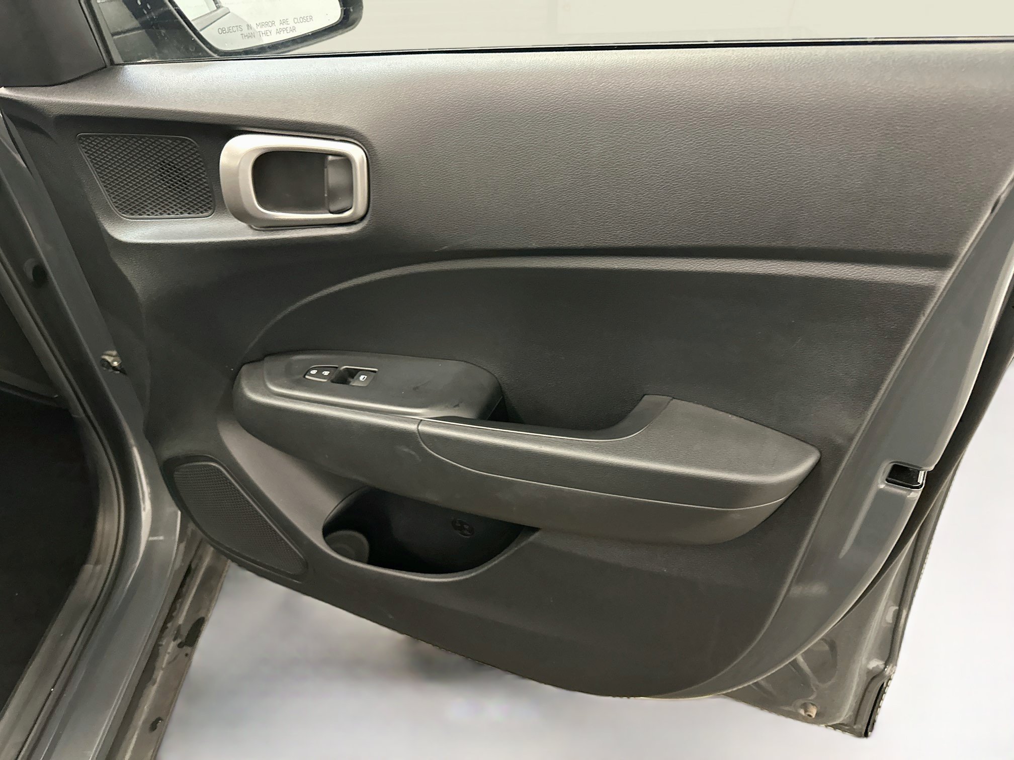Used 2025 Hyundai Venue SEL FWD image 33