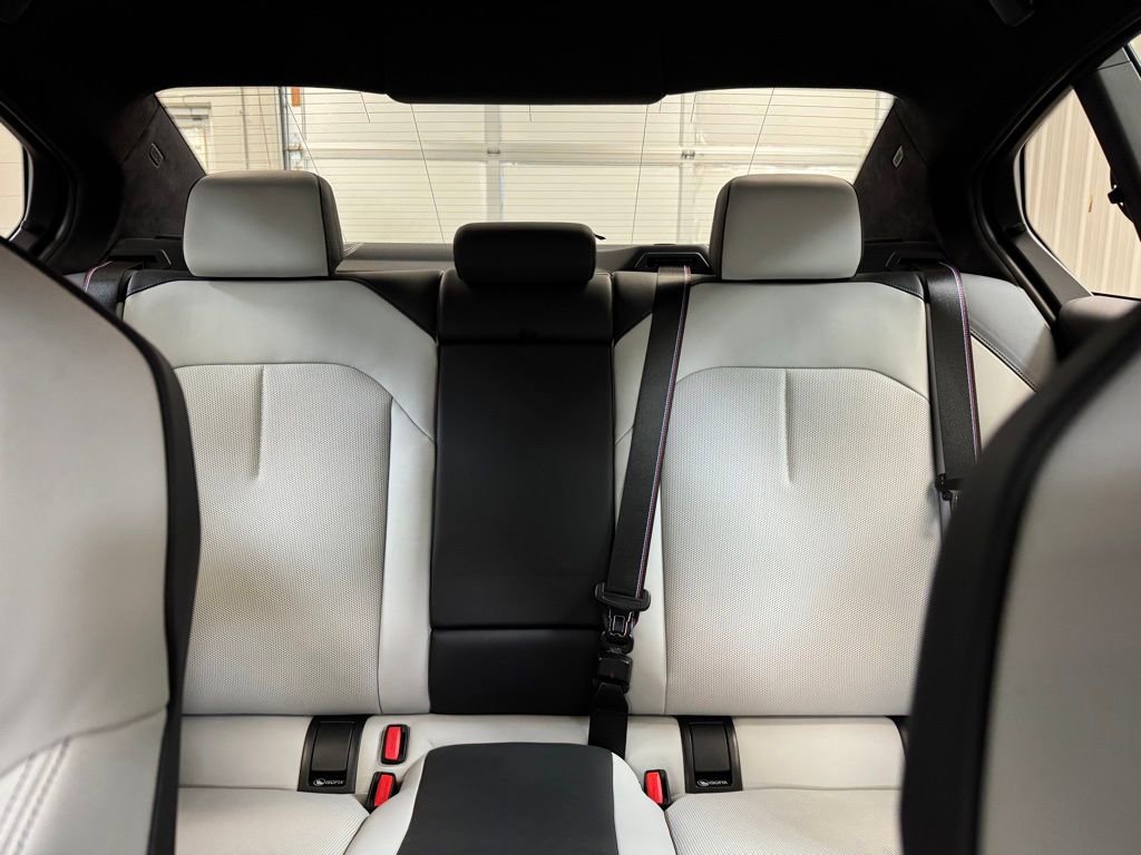 Used 2025 BMW M5 w/ Carbon Package image 15