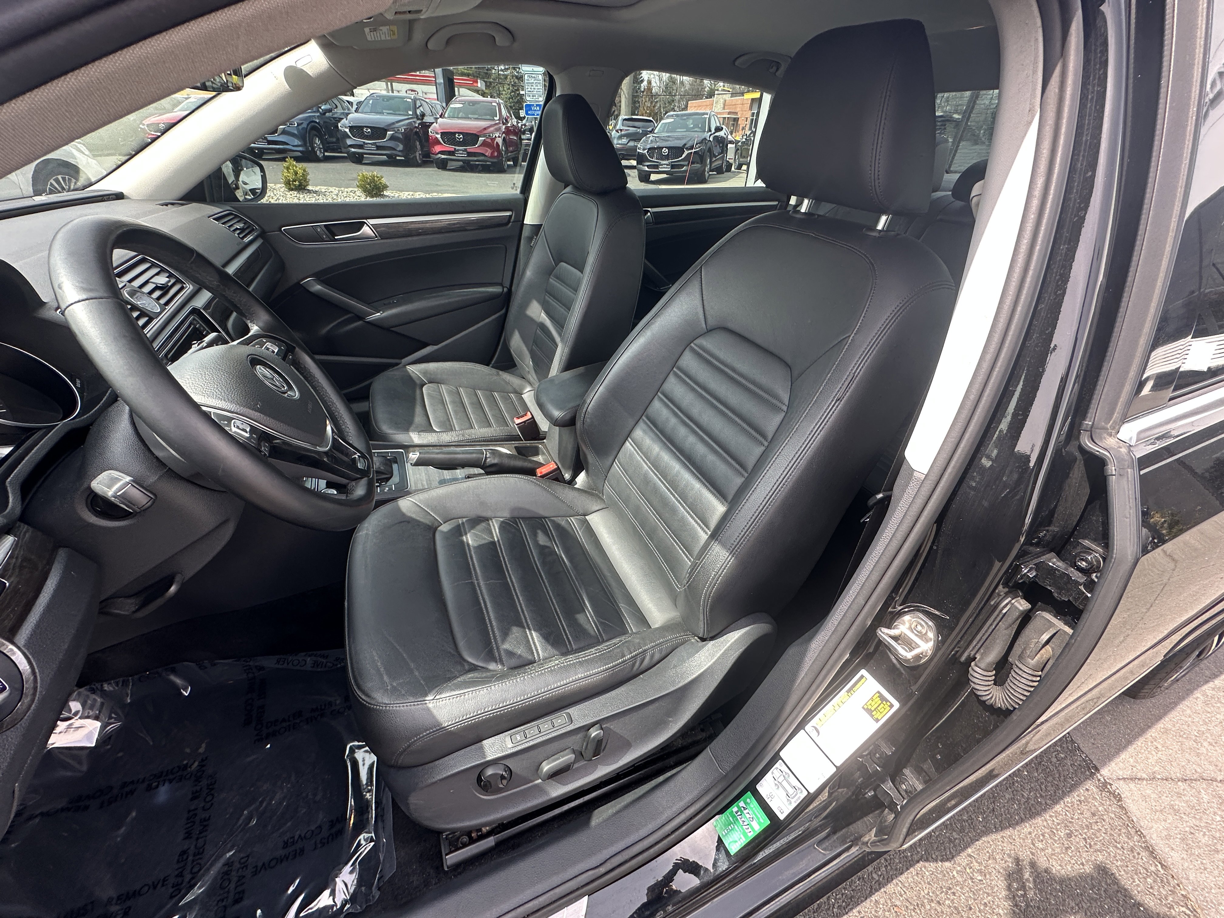 Used 2016 Volkswagen Passat 1.8T SEL Premium image 22