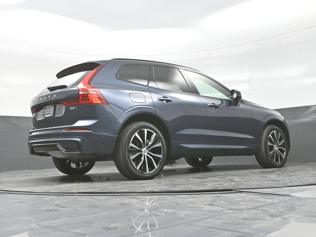 Used 2024 Volvo XC60 B5 Plus w/ Protection Package Premier AWD/4WD image 25
