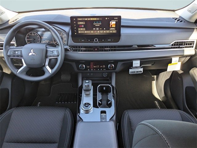 New 2025 Mitsubishi Outlander ES image 13