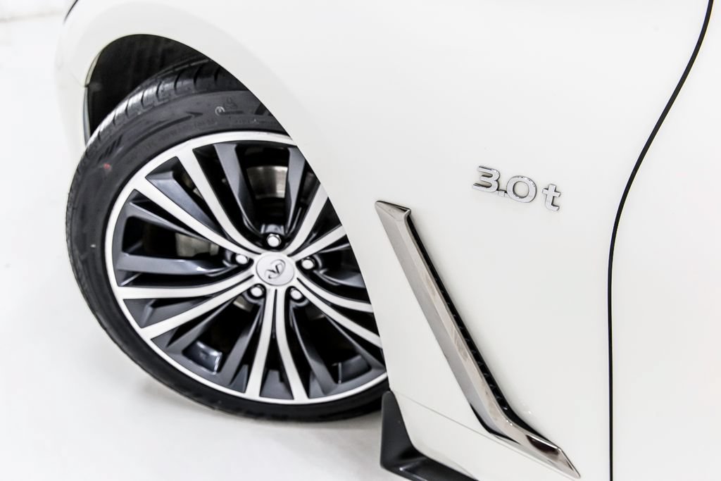 Used 2018 INFINITI Q60 3.0t Luxe w/ Sensory Package 3.0T Luxe RWD image 11