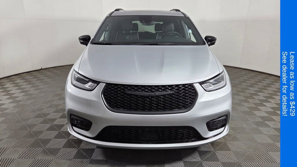 New 2026 Chrysler Pacifica Limited image 2