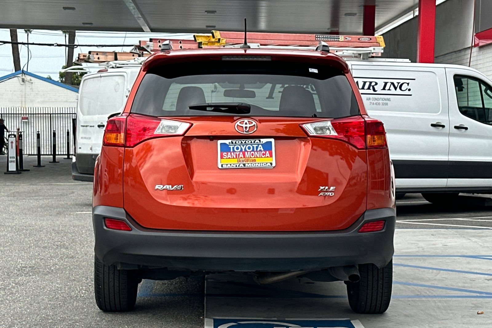 Used 2015 Toyota RAV4 XLE AWD/4WD image 5
