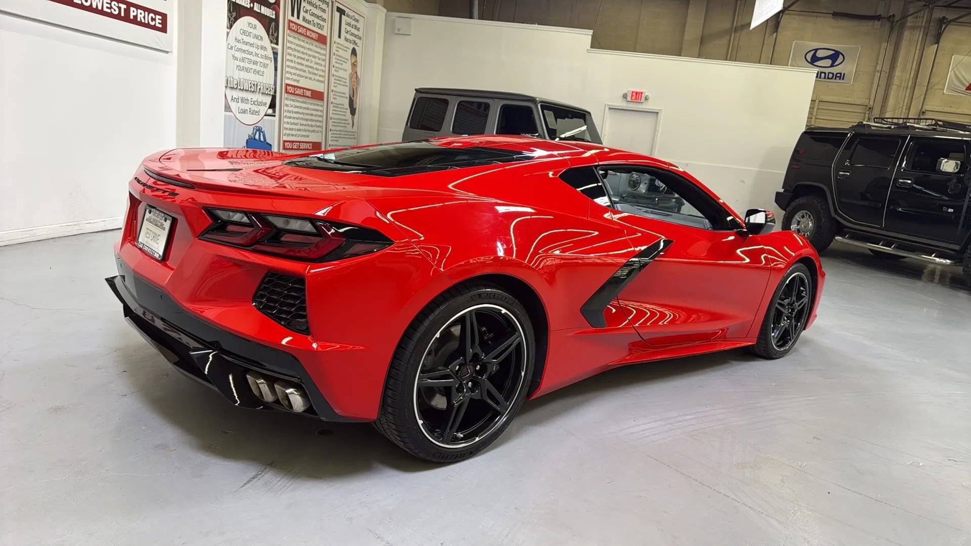 Used 2024 Chevrolet Corvette Stingray Coupe w/ 1LT RWD image 9