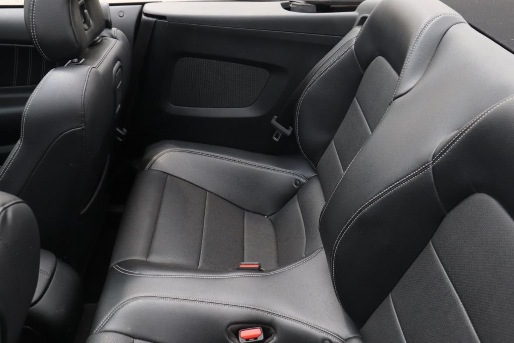 Used 2023 Ford Mustang Convertible RWD image 15