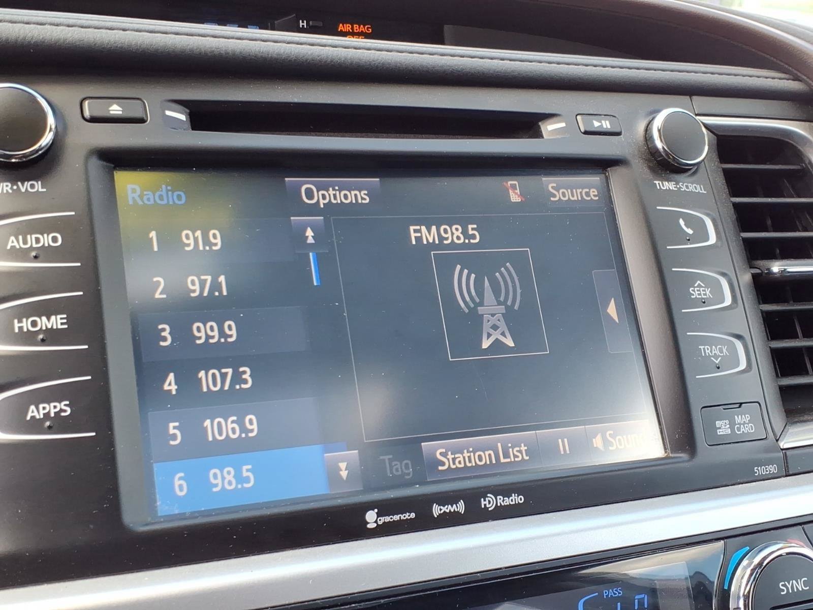 Used 2019 Toyota Highlander XLE AWD/4WD image 28