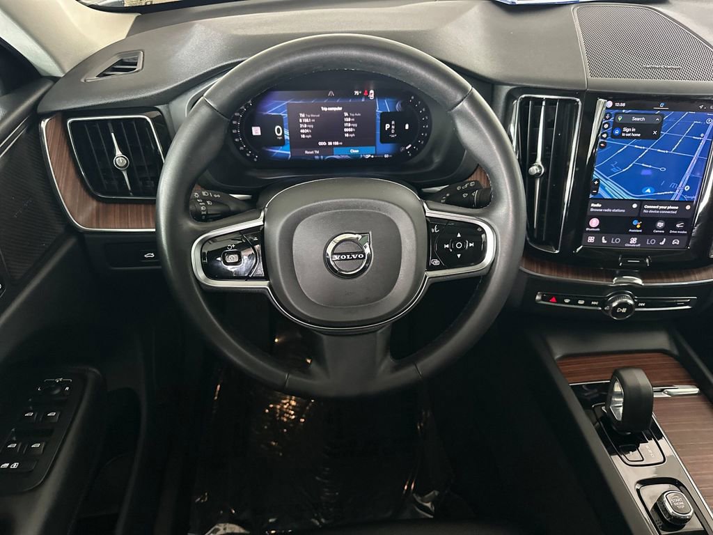 Certified 2023 Volvo XC60 B5 Plus AWD/4WD image 13