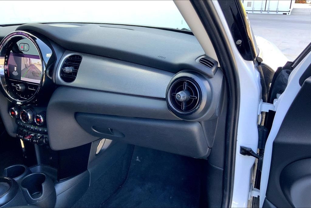 Certified 2024 MINI Cooper 4-Door Hardtop FWD image 18
