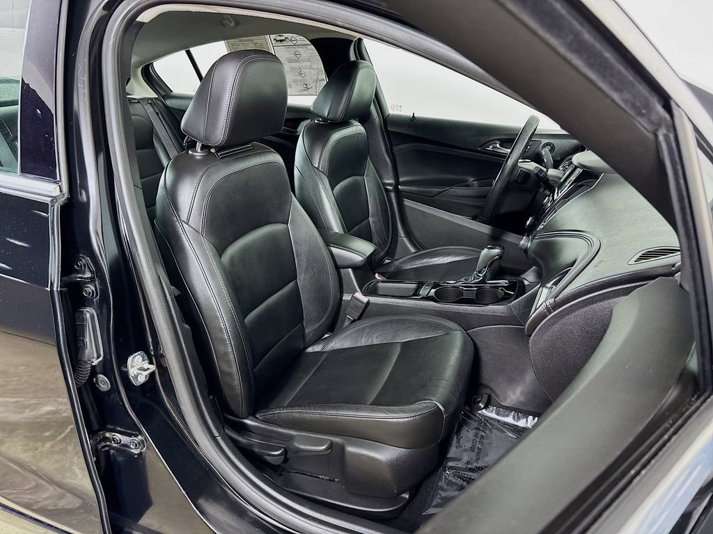 Used 2017 Chevrolet Cruze Premier FWD image 25