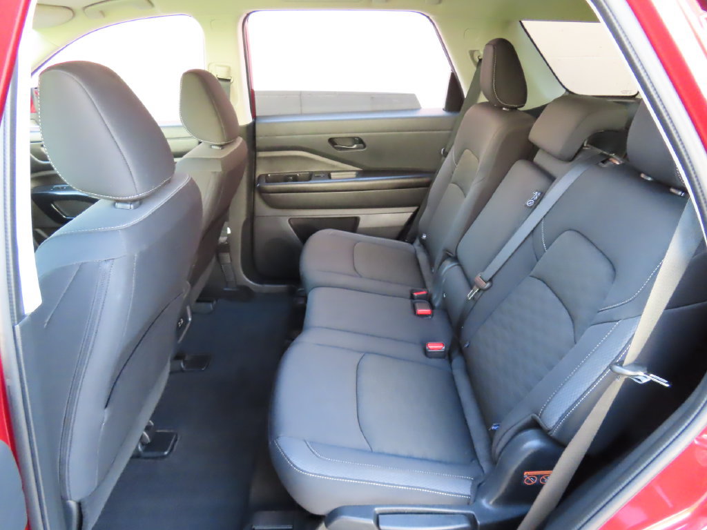 Used 2024 Nissan Pathfinder SV AWD/4WD image 29