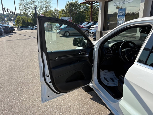 Used 2019 Jeep Grand Cherokee Overland AWD/4WD image 10