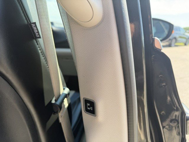 Used 2023 Chrysler Pacifica Touring-L FWD image 37