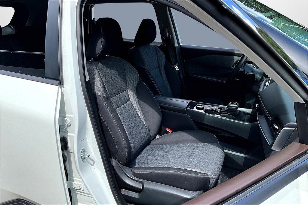 Used 2021 Nissan Rogue S image 27