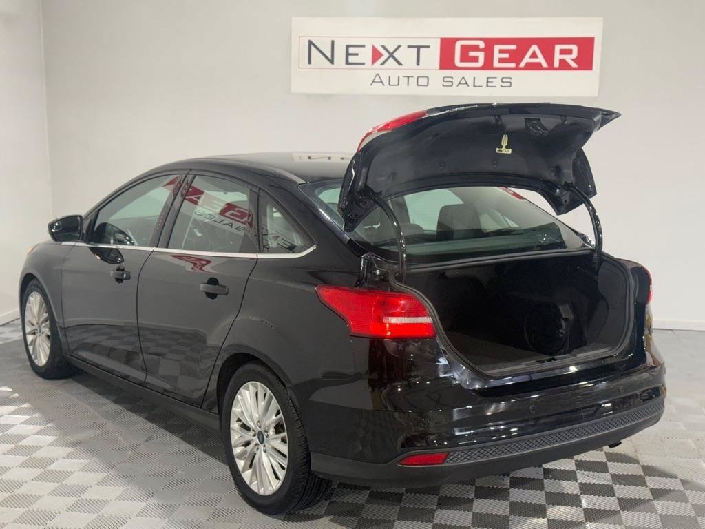 Used 2018 Ford Focus Titanium FWD image 12