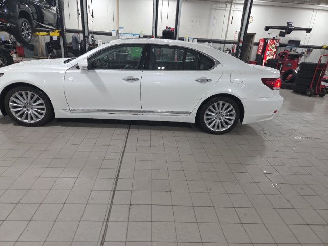 Used 2013 Lexus LS 460 L w/ Preferred Accessory Package AWD/4WD image 8