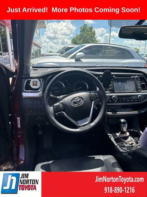 Used 2016 Toyota Highlander XLE FWD image 8