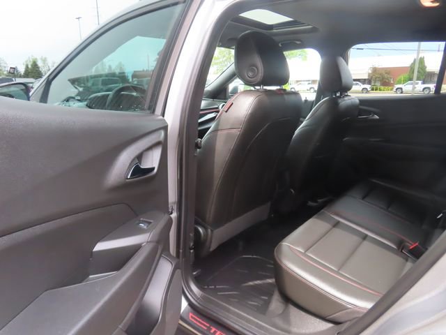 Used 2025 Chevrolet Trax RS w/ Sunroof Package FWD image 20