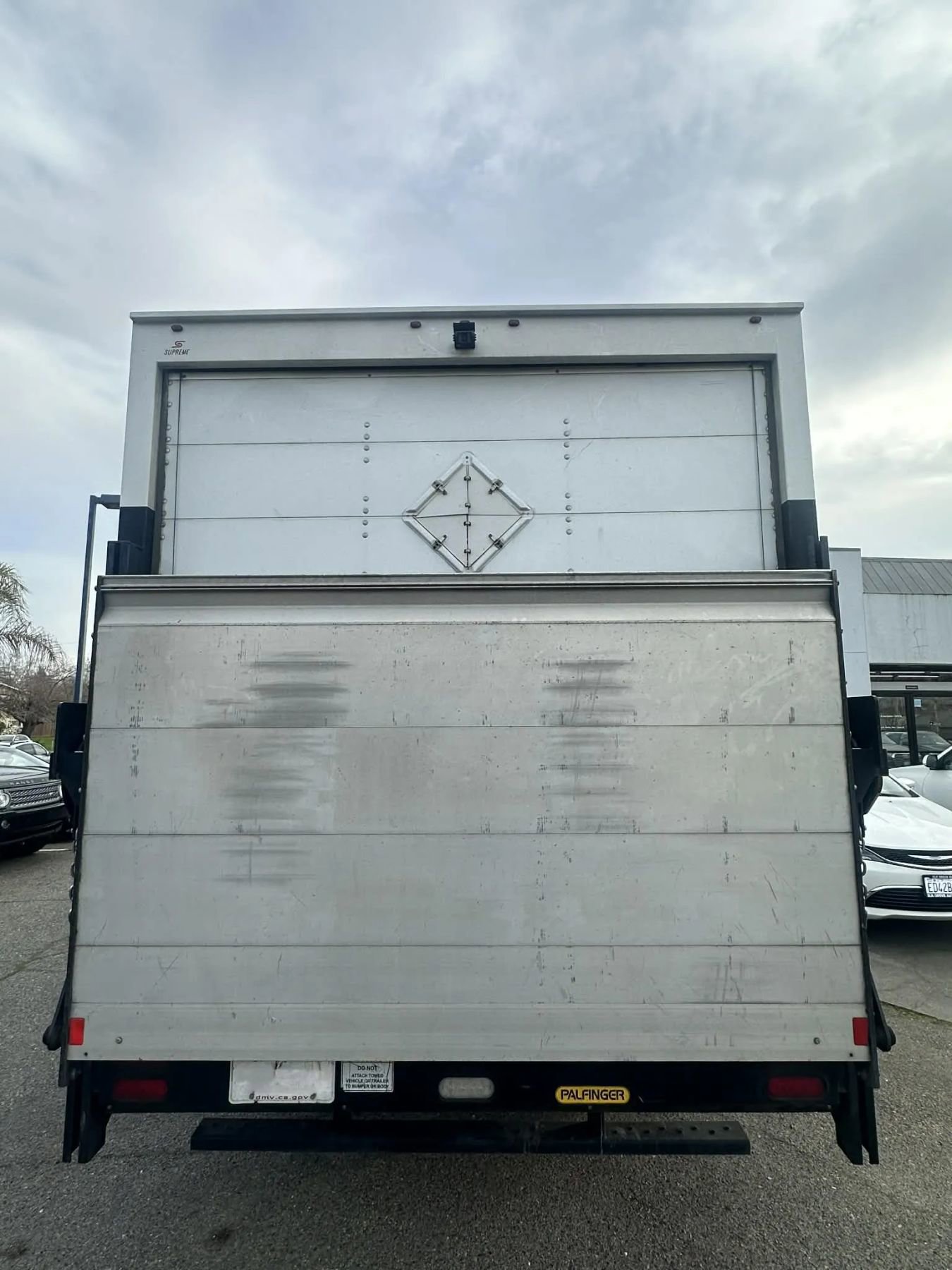 Used 2020 Isuzu NPR image 21