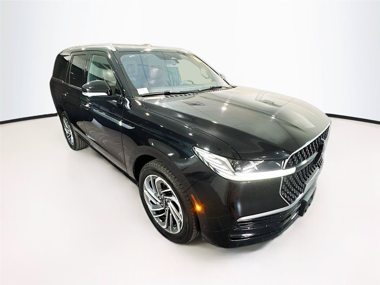 Used 2025 Lincoln Navigator Reserve AWD/4WD image 38