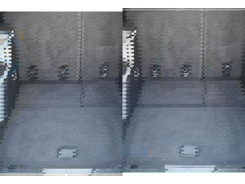 Used 2016 Jeep Cherokee Limited w/ Luxury Group image 12