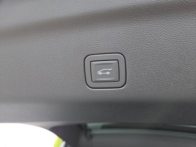 New 2026 Chevrolet Suburban High Country image 8