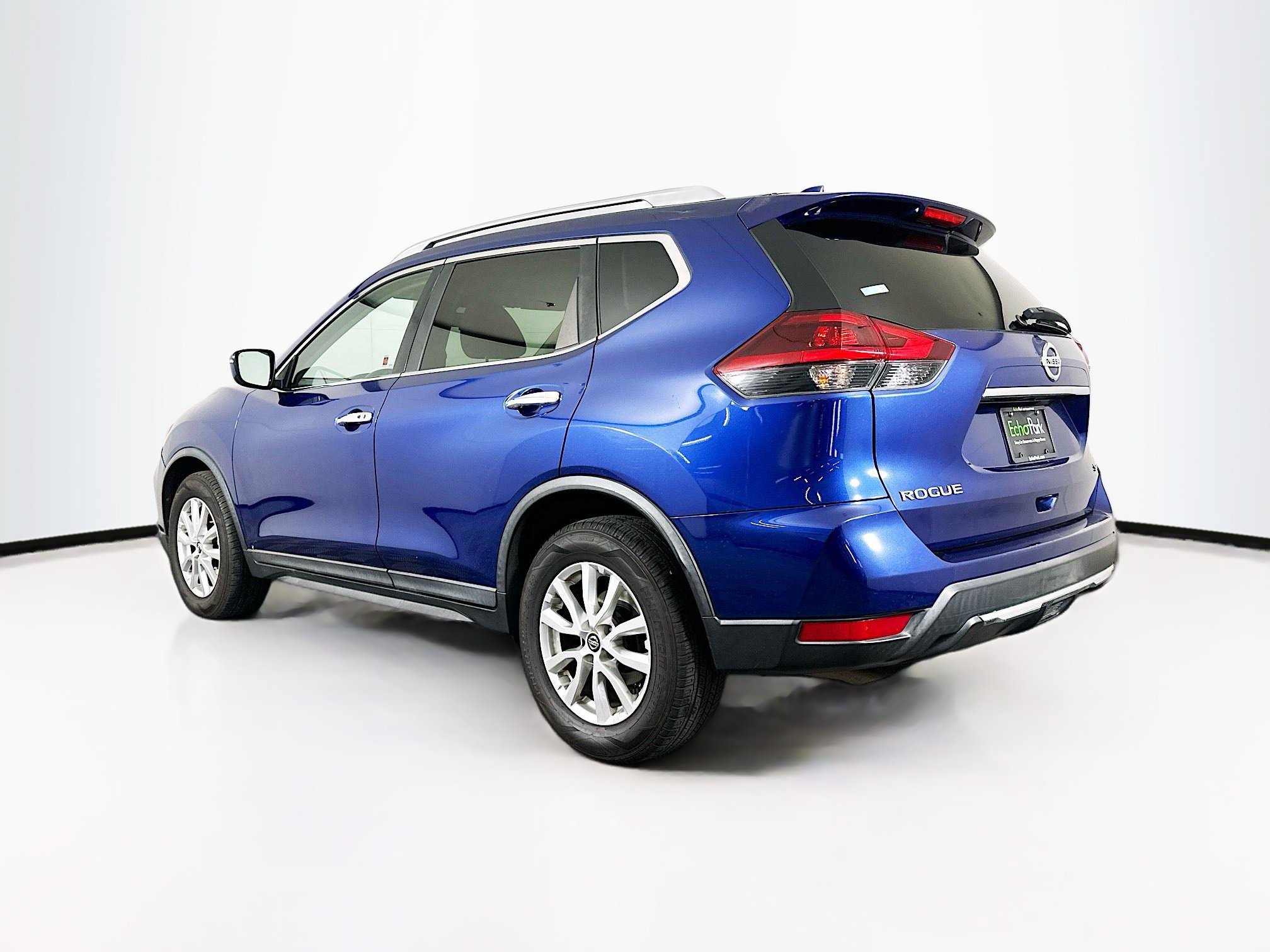 Used 2018 Nissan Rogue SV FWD image 5